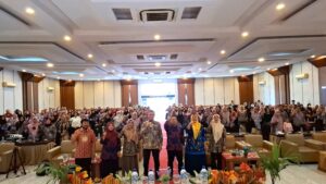 Seluruh Peserta dan Narasumber Worksop Bimtek Pelayanan Kefarmasian