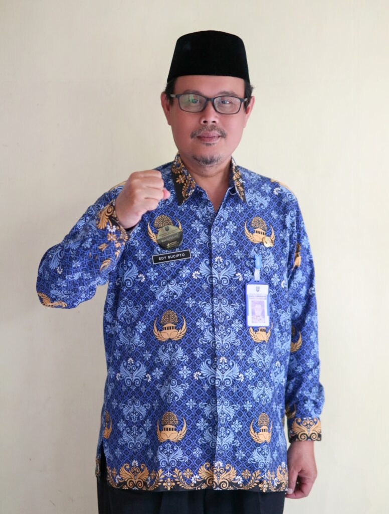 Plt. Kepala Dinas Kesehatan Pak Edy Sucipto, SKM, M.Si