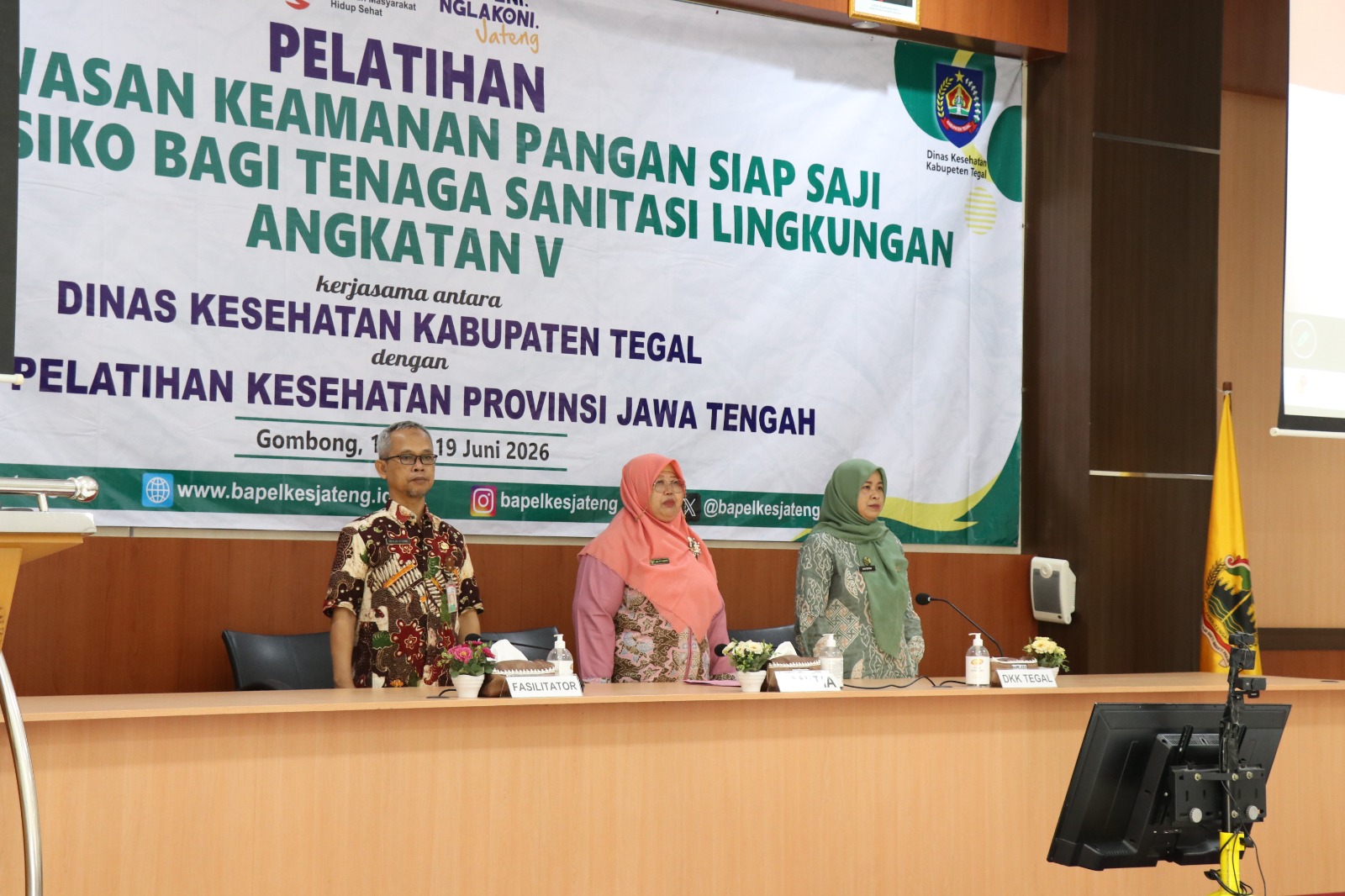 Penutupan Pelatihan Pengawasan Keamanan Pangan Berbasis Risiko bagi Tenaga Sanitasi Lingkungan Angkatan V