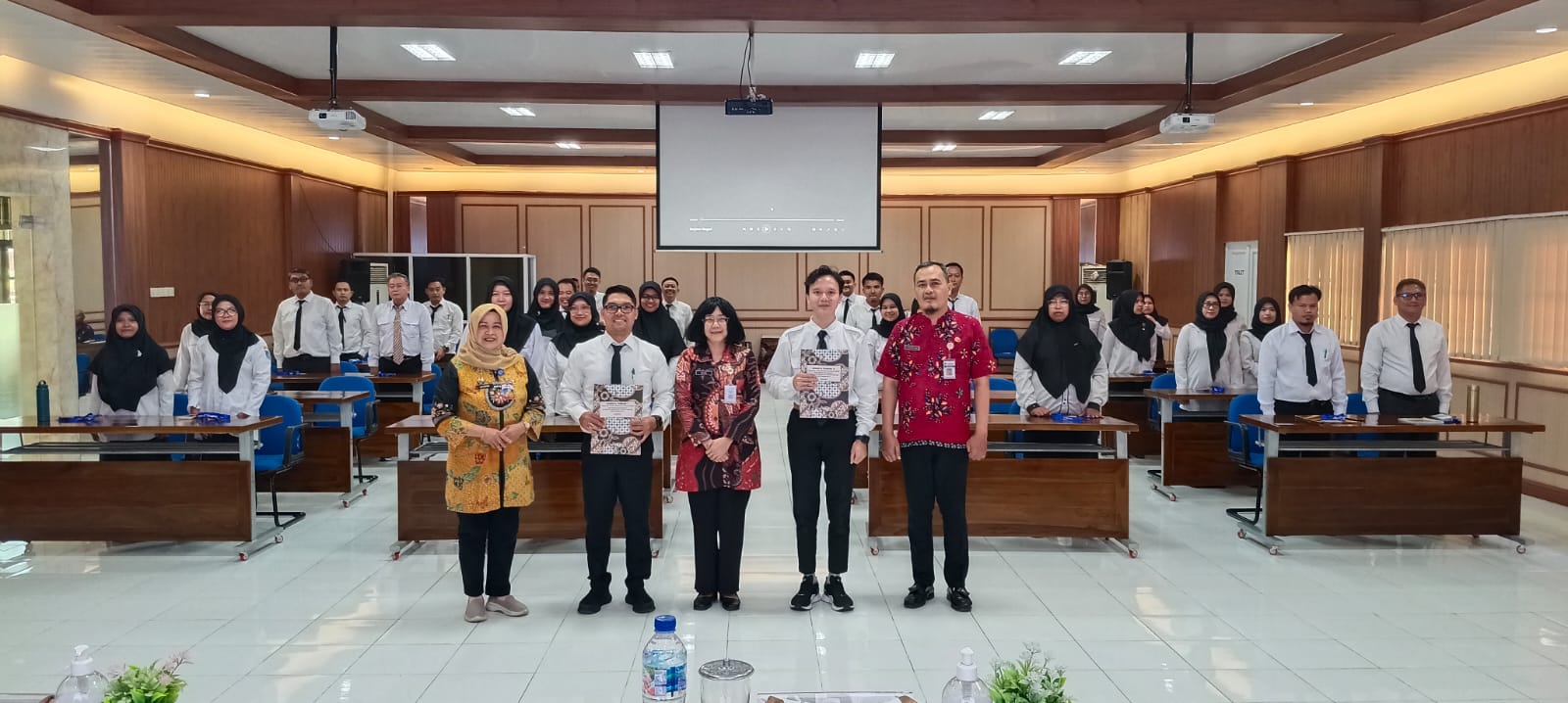 Penutupan Pelatihan Teknis Penanggulangan Stroke Angkatan IX